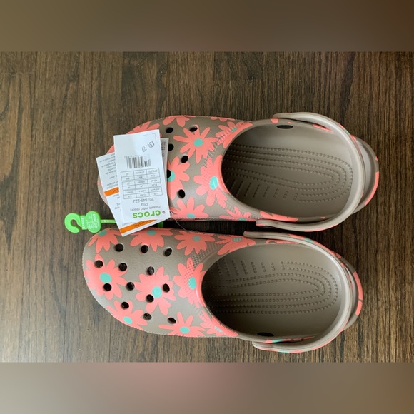 Crocs Classic Retro Resort Clog 🌸 - Picture 6 of 9